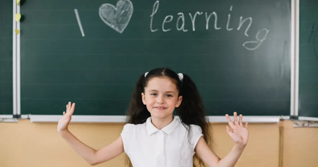 تعلم صف اول ابتدائي في قطر بأسلوب ممتع وفعّال لطفلك من أول يوم